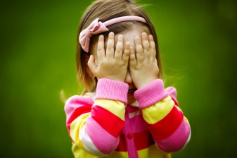 چگونگی برخورد با کودکان خجالتی