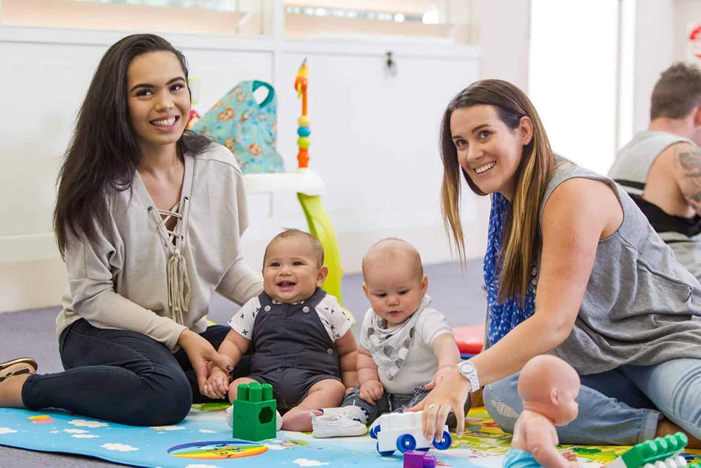 کارگاه مادر و کودک زیر ۲ سال